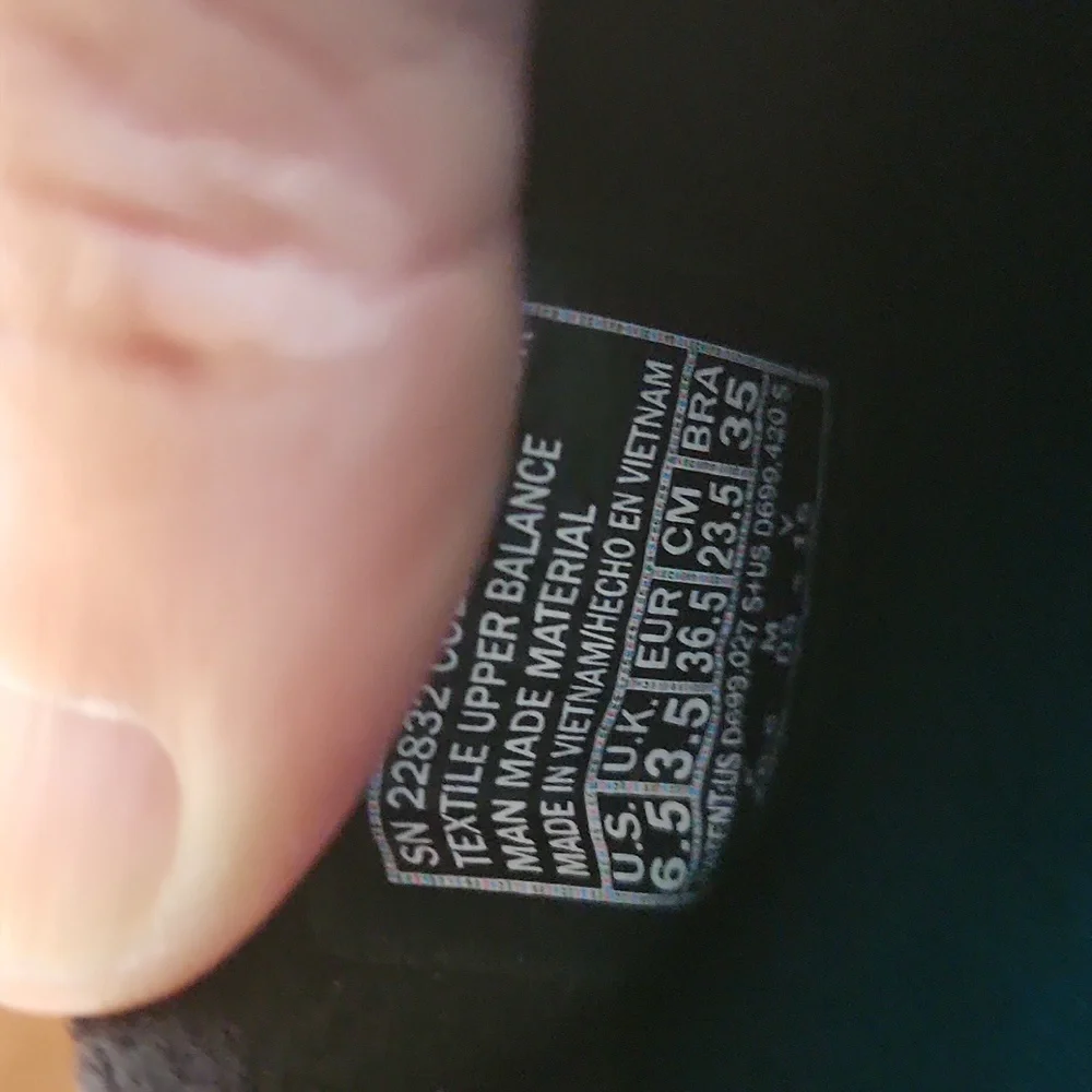 Sketchers, Sz 6.5, Textile Upper, Balance Man Made Material, Black, Hardly Worn - Picture 9 of 9